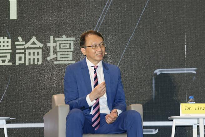 宏碁執行長陳俊聖在「AI世紀對談」表示，AI是非常重大的趨勢，但現在才是浪潮的開始，未來還會有更多的運用。（洪榮志攝）