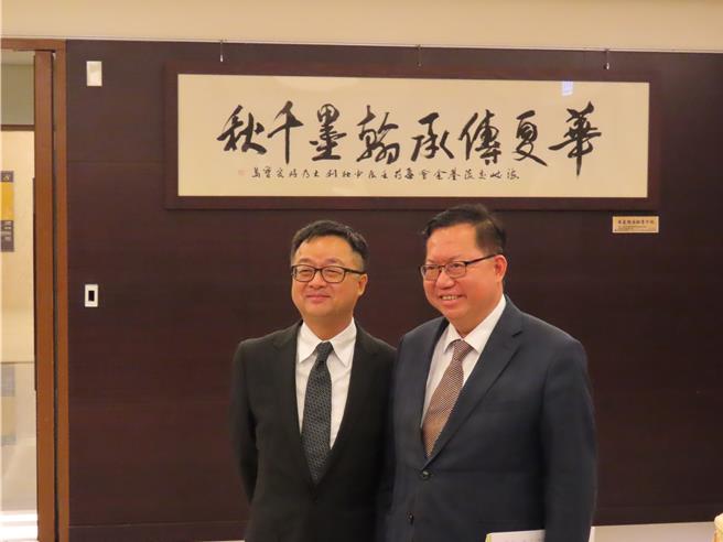 海基会第12届董监事第3次联席会议7日在台北举行，新任董事长郑文灿（右）与副董事长兼秘书长罗文嘉出席。（朱绍圣摄）