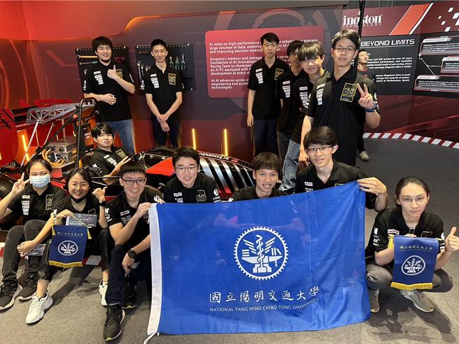 阳明交大方程式赛车队于COMPUTEX 2024展出最新一代方程式电赛车。（阳明交大提供）