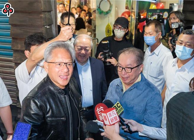 外传辉达执行长黄仁勋想沿高铁、捷运，在找较大腹地的地方设总部及研发中心。（本报资料照片）