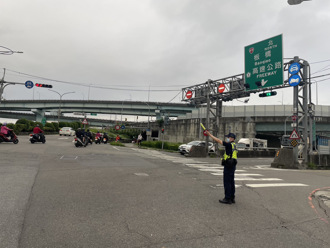 端午連假土城警交通疏導 強力執法確保行車順暢