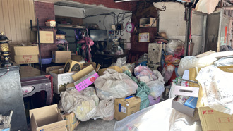 女兒長年癱瘓 8旬嬤悉心照顧50年！海山暖警雪中送炭「有洋蔥」