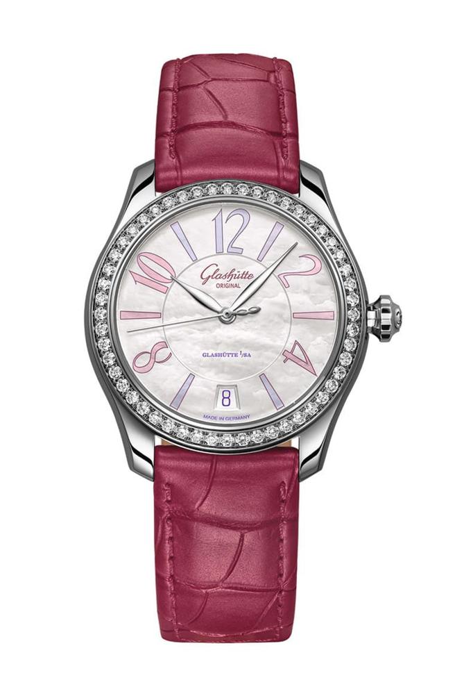 格拉苏蒂原创Lady Serenade小夜曲女用腕表，玫瑰红色款39万1000元，限量50只。（Glashuette Original提供）