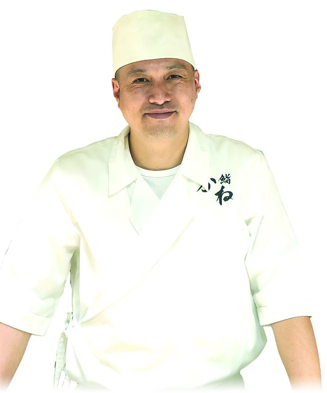 〈鮨金〉（Sushi Kane）的料理長金子司（Tsukasa Kaneko）廚藝資歷豐富，曾在東京米其林二星〈金坂〉、澳門二星〈泓〉，以及香港三星〈志魂〉等名店歷練。圖／姚舜