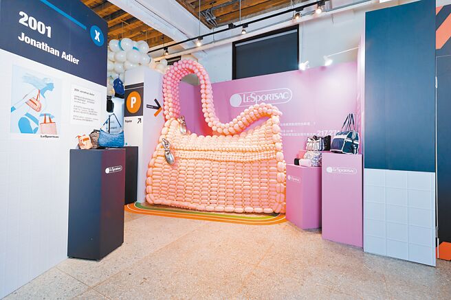 暢銷包款區羅列品牌熱門暢銷款式，是許多人接觸LeSportsac的契機。（藍鐘提供）