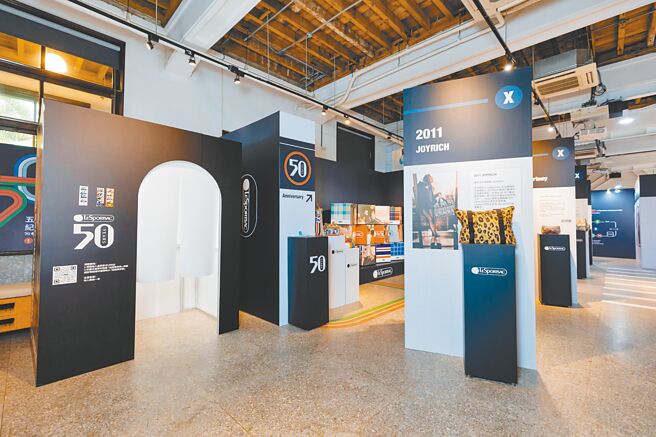 LeSportsac 50周年特展設置膠囊系列區。（藍鐘提供）