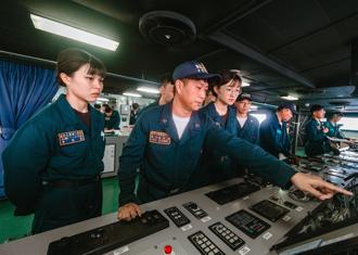 海軍官校生敦睦遠航初體驗 驗證學習成果
