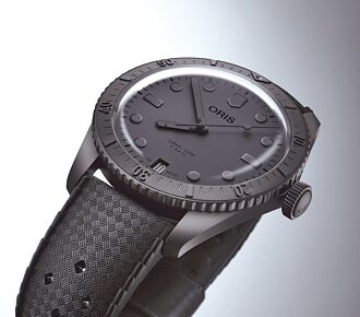Oris迎120周年 全黑運動表限量登場