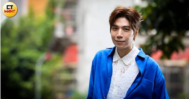 潘裕文單身7年終於戀愛,並將心情寫成歌曲〈7AM〉。(圖/侯世駿攝)