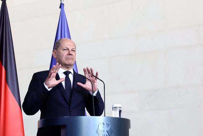 德国总理萧兹8日在出席活动时表示，反对欧洲因与外国竞争而封闭汽车市场。（路透社）