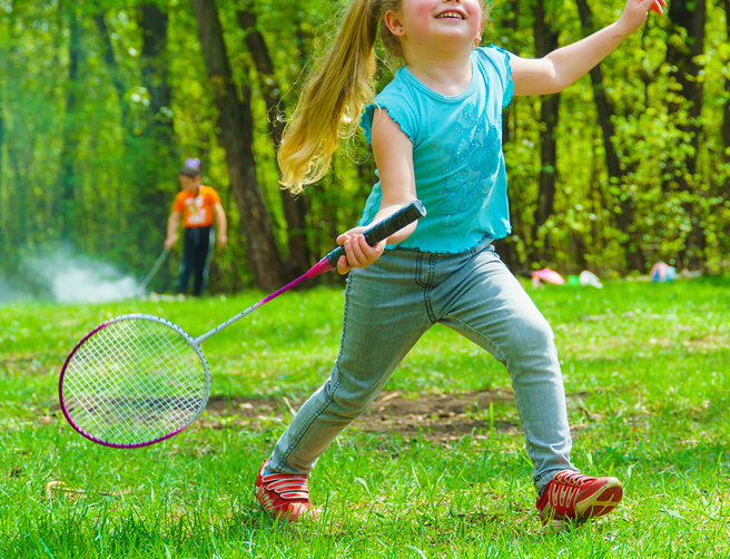 6岁女童被飞喷的羽球杆碎片击穿头骨死亡，事后爸爸透露，女儿生前曾问过诡异问题。(图:shutterstock/达志)