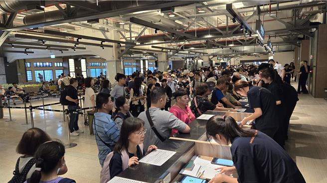 基隆港务分公司表示，8日当天西岸旅客中心在3.5小时内，便完成了地中海荣耀号5400名旅客的登轮出境手续。（基隆港务分公司提供／张志康基隆传真）