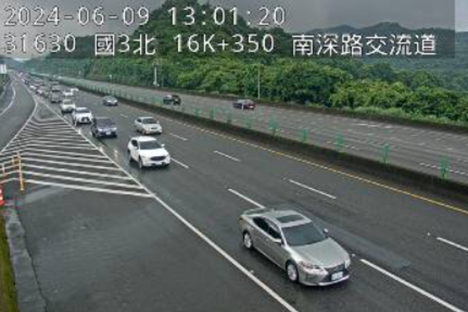 事故导致后方车流回堵3公里。（图 / 截自高速公路1968）