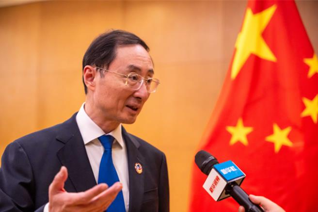 當地時間2024年6月8日下午，中國外交部副部長孫衛東在寮國萬象出席東亞合作系列高官會後，現場接受記者採訪。（中國外交部官網）