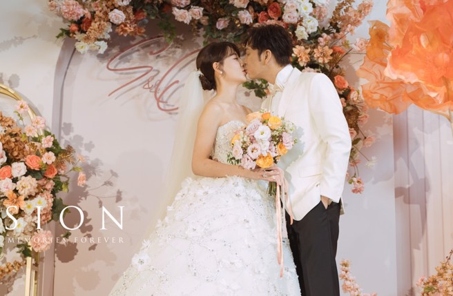 谢京颖婚宴上剪短髮，书伟后知后觉很吃惊。（图／Kvision 海外婚礼婚纱摄影团队提供）