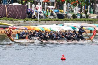 端午节龙舟竞赛 国军健儿全力争冠
