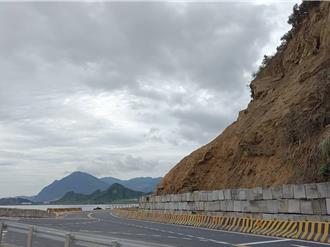 基隆山崩恢復通車！下午2時放行 限速25公里