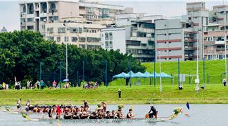 新北市議長盃龍舟賽落幕 常勝軍更名再奪冠