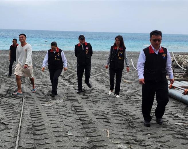 0403花蓮大地震造成縣內定置漁業嚴重損失，花蓮縣政府災後積極向中央爭取災後救助，經農業部修正農業天然災害救助辦法「定置網漁業」相關救助規定，提高定置漁業救助額度。（花蓮縣政府提供／羅亦晽花蓮傳真）