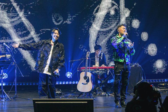 歌手Tank(左)復出开唱还请到李玖哲(右)担任嘉宾。（iMe TW提供）