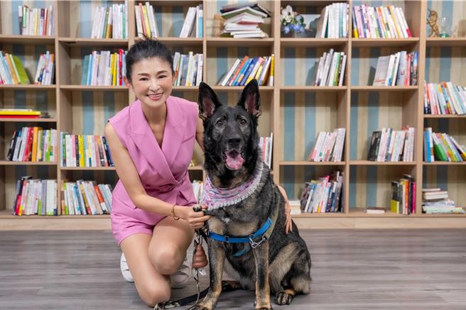 苏宗怡受邀担任台湾工作犬发展协会形象大使。（TVBS提供）