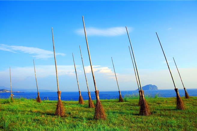 國立海洋科技博物館10日宣布，為慶祝台2線濱海公路搶通，自11日起到6月底止，各場館入場門票半價優惠。（國立海科館提供／張志康基隆傳真）