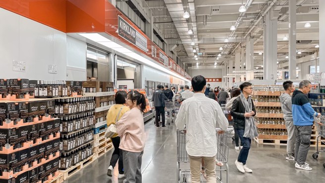 男子買到好市多芒果梅酒。（圖／示意圖，記者楊雅婷攝影）