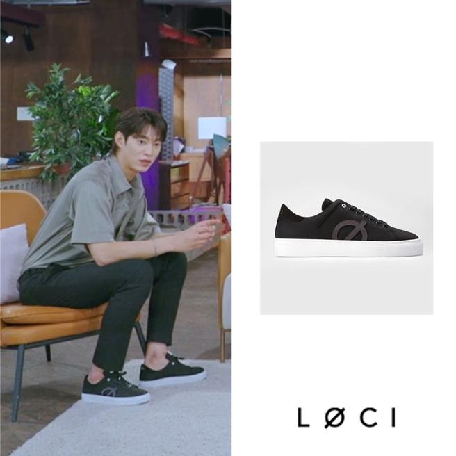 《社内相亲》的宋元锡以短袖古巴领衬衫搭配合身九分裤，再配上经典9号鞋展现魅力质男风。（LOCI提供／黄唯淯台北传真）