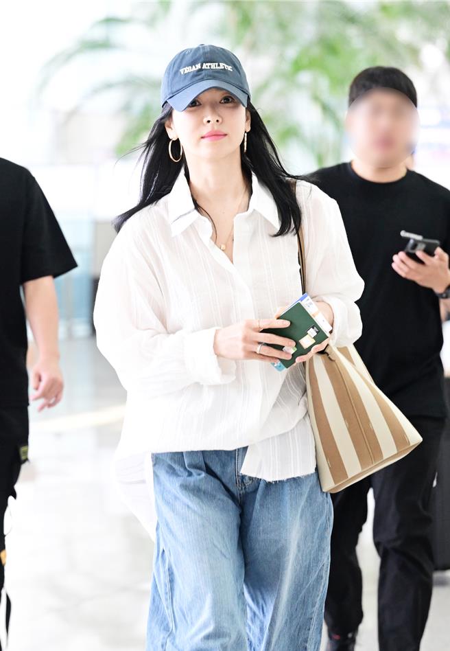 宋慧乔一身轻松装束出席Chaumet威尼斯顶级珠宝展。（Chaumet提供／黄唯淯台北传真）