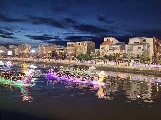 2024台南国际龙舟锦标赛10日进行最后的赛程后，大型龙舟工商团体社团类组由金城青商龙舟A队（黄色桨）勇夺冠军。（市府提供／洪荣志台南传真）