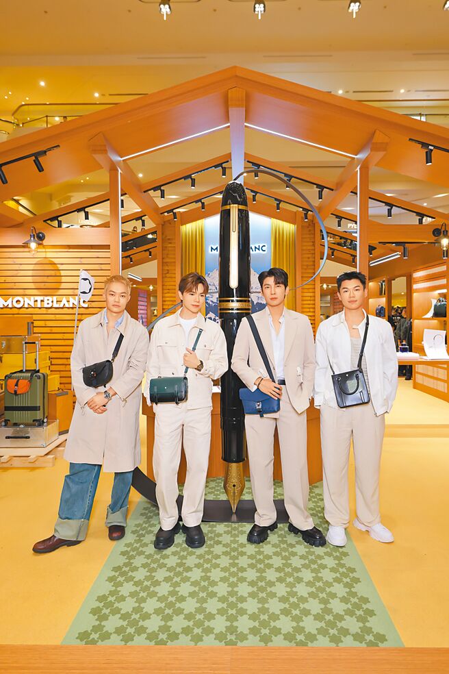 胡子彤（左起）、张敬轩、Mew、柯炜林受邀出席万宝龙香港快闪店活动。（万宝龙提供）