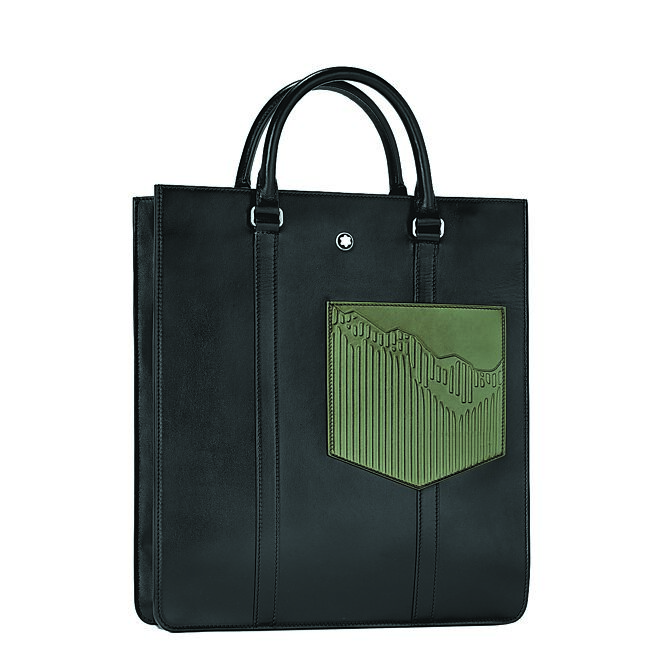 万宝龙大师杰作系列中型购物袋，5万6700元。（万宝龙提供）