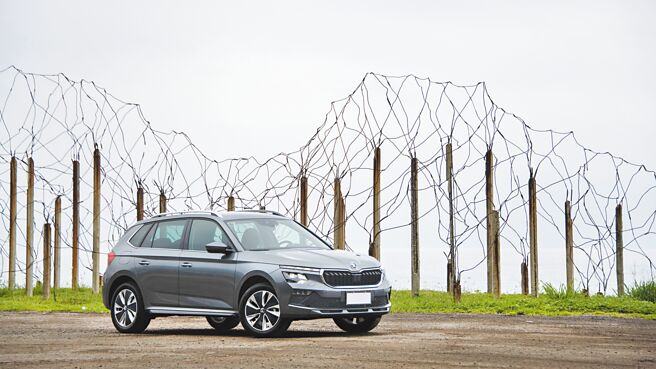 SKODA Kamiq導入Vision X概念車設計元素，外觀更具粗獷的視覺感。（陳大任攝）