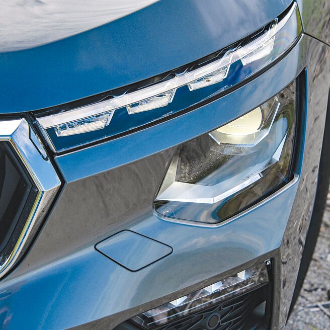 Matrix LED智慧複眼頭燈組。（陳大任攝）