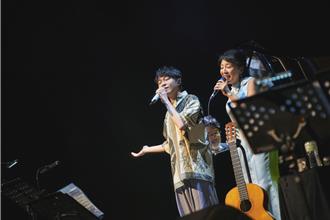 青峰合體小野麗莎狂丟笑哏　送補品關心對方是否有孕