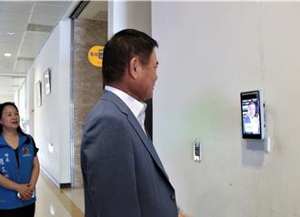 靠臉上班？苗縣府7月啟用人臉辨識系統取代打卡
