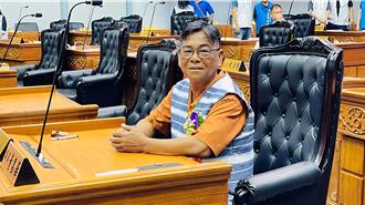 新科兰屿乡议员董昌华就职 举标语兑现政见