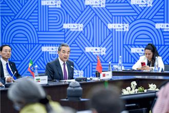 金磚＋南南合作王毅提普遍安全發展 優先公平正義3點堅持