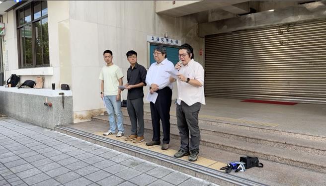 與綠營反擴權宣講同步 民團：不因政黨號召而來，也不因政黨勸阻而去。（曾薏蘋截圖）