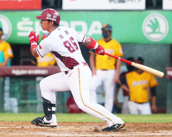 樂天桃猿外野手邱丹國道酒駕，遭球團開除。（圖／報系資料照）
