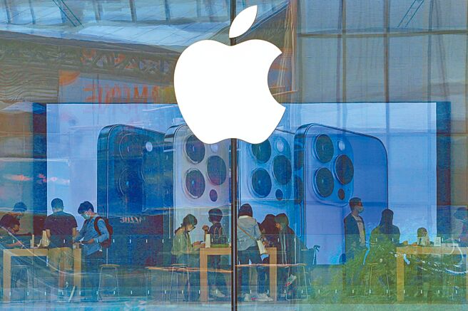 外电指出，苹果计画打造「更具吸引力」的AI，将AI无缝整合到日常应用中。图／美联社