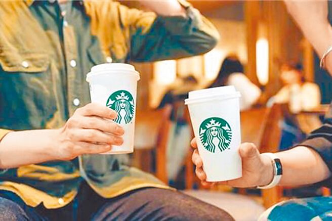 星巴克開工日推相同飲品第2杯折價100元。（星巴克提供）