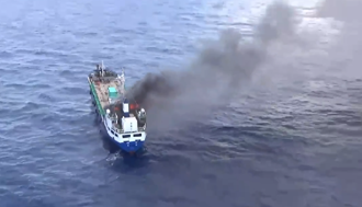 高雄外海台籍「輝豐貨輪」大火3燒傷！海空救援第一視角曝光