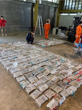 基隆檢調偵破基隆港走私大麻 市價約1.4億逮2嫌通緝1人