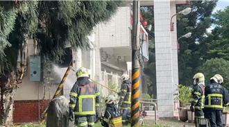 西螺警分局变电箱冒火   紧急疏散局内60人灭火