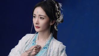 楊冪「被修到變形」工作室遭罵翻 狗啃翻車照片流出