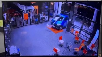 館長直播曝貨車撞健身房影片 直喊「這件事情不簡單」