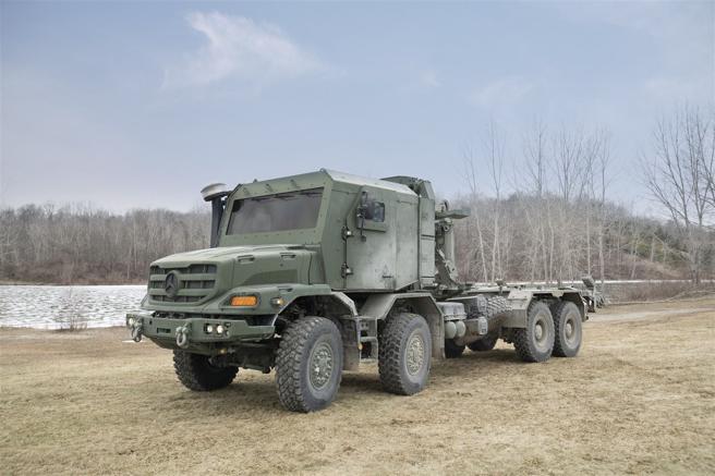  宾士推出全新8×8版本战术卡车，提供潜在客户更多选择。（取自Daimler Truck AG公司网站）