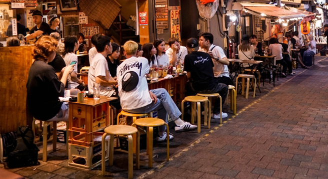 陆客去日本餐厅想坐吧台，被拒绝以后认为被歧视了。（示意图：shutterstock／达志）