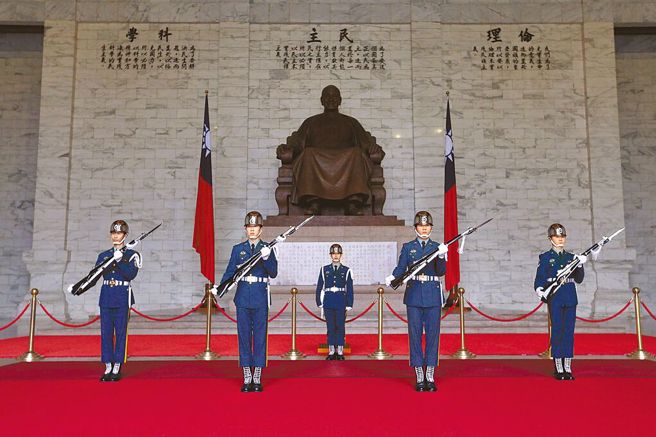 三軍儀隊是否撤出中正紀念堂受關注。（本報資料照片）